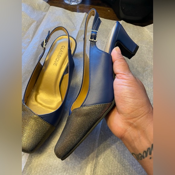 Navy Blue Classique Shoes - Picture 5 of 7